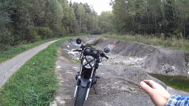 Еще один изуродованный SUZUKI GS500 | Ублюдок смотреть онлайн