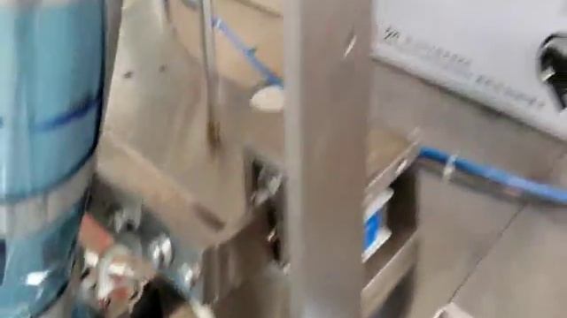 HLD160P автомат для розлива жидкости в пленку смотреть онлайн