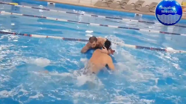 Плавание-управляй свободой! Новый вид единоборства на воде, Aquaball Wrestling ! смотреть онлайн
