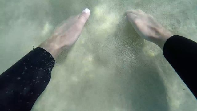 ?? Not Found The IPhone, But Found Gold, Silver-Paradise Place! Underwater Metal Detecting.