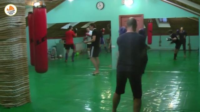 Тренировки по ушу-саньда в Академии ушу смотреть онлайн