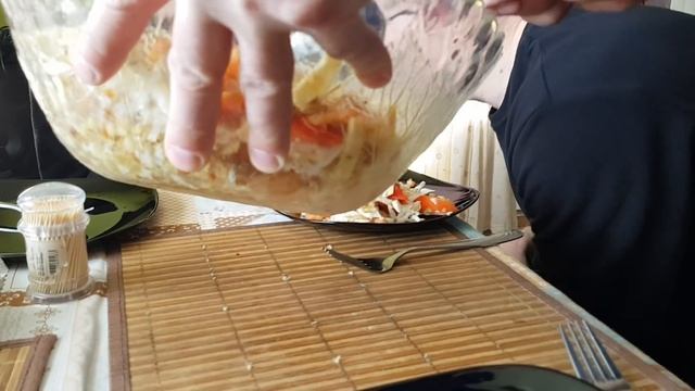 Принимаем в гостях подписчиков . Угощаем их вкуснятиной , ведь завтра у нас начинается голод ... смотреть онлайн