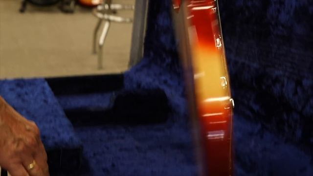 Norman Just Got An Extremely HARD-TO-FIND VINTAGE '55 STRATOCASTER | New Store Additions May 2021 смотреть онлайн
