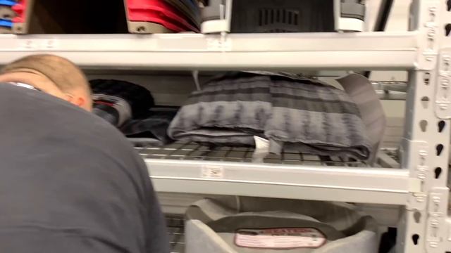 США Влог Реакция детей на нового питомца Закупка для щенка лабродора Большая семья в США /USA Vlog/ смотреть онлайн