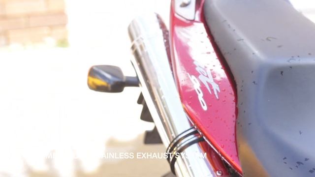 Honda CB900f Hornet 919 - Delkevic Exhaust Comparison смотреть онлайн