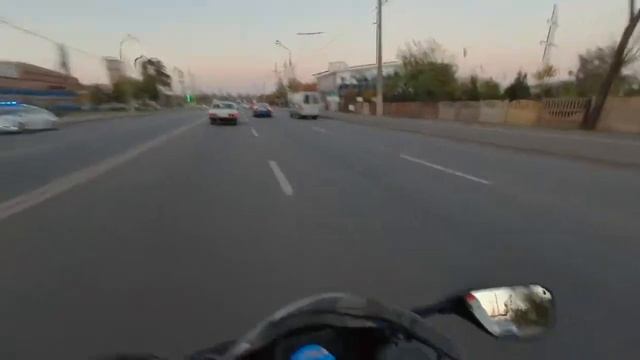 KawasakiZX6R & SuzukiTL1000s VS SKODA ) смотреть онлайн