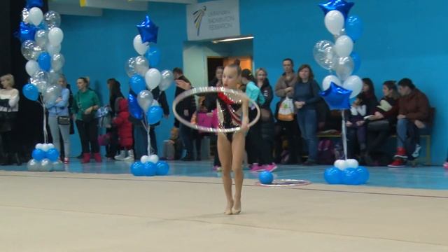 Стрижкова Арина 2012 обруч