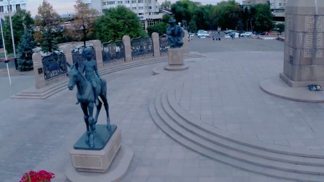 Алматы. Площадь Республики. Алтын Адам. Сентябрь 2014 смотреть онлайн
