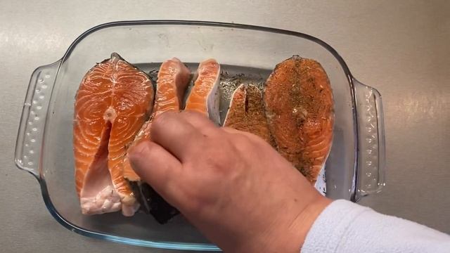 ЛОСОСЬ В ДУХОВКЕ/Запечённый лосось/Попробуйте Сами смотреть онлайн