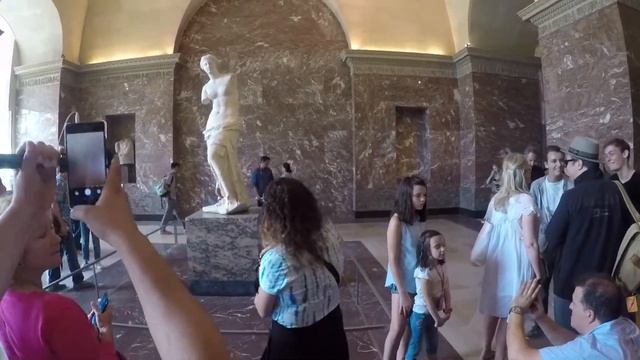 Лувр, Достопримечательности Парижа. Как попасть в Лувр без очереди? День 2 часть 1 Paris France