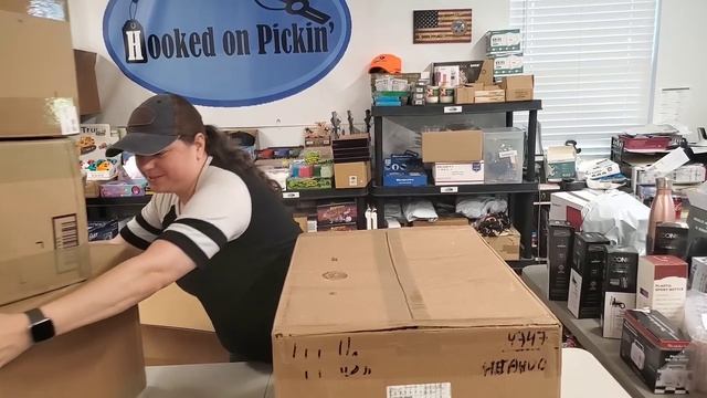 Unboxing 7 Big Boxes - All Brand New Product - Pans, Coffee makers, & Whales - What did I get? смотреть онлайн