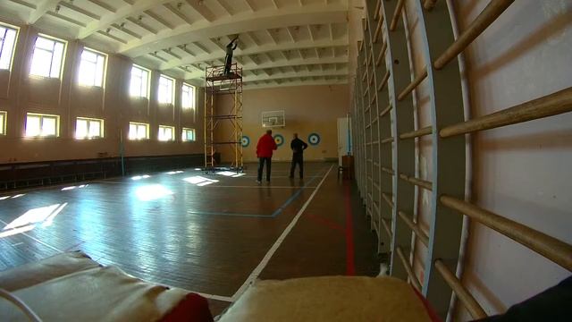 Timelapse. Замена лампочек в спортзале. смотреть онлайн