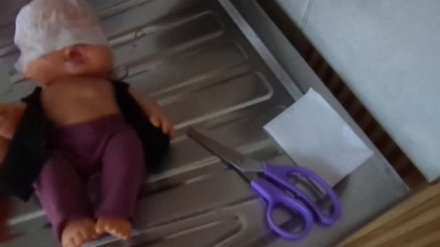 Как оттереть куклу от шариковой ручки смотреть онлайн