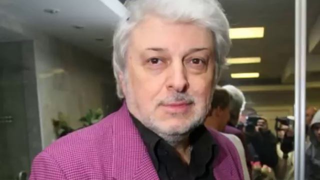 А вы видели жену Вячеслава Добрынина? Вот она, женщина, которой он верен уже 25 лет смотреть онлайн