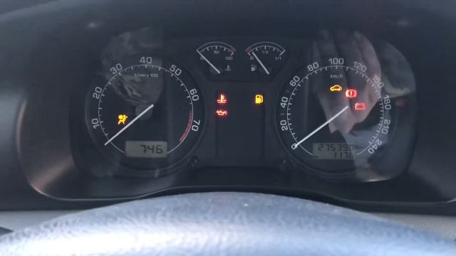 Skoda Octavia 1 1.6 74kw Cold start смотреть онлайн