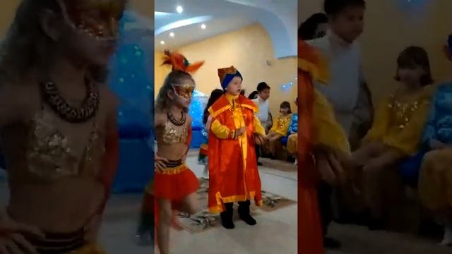 Вдруг как в сказке скрипнула дверь. смотреть онлайн