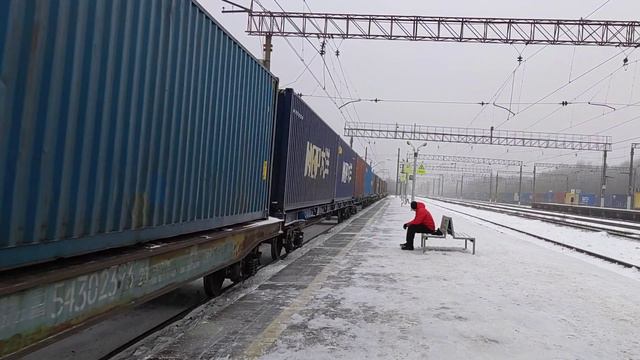 Электровоз ВЛI0У-216 с контейнерами смотреть онлайн