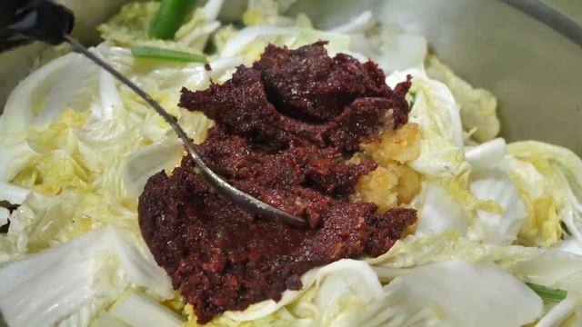 “매운탕 맛 난다는 100% 국내산 미꾸라지 추어탕 집, 부천 맛집” Korean food spicy mud Fish Soup, korean street food смотреть онлайн