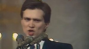 А у нас во дворе есть девчонка одна Поё Вадим Тихонов Vadim Tikhonov A U Nas Vo Dvore Est' Devchonk