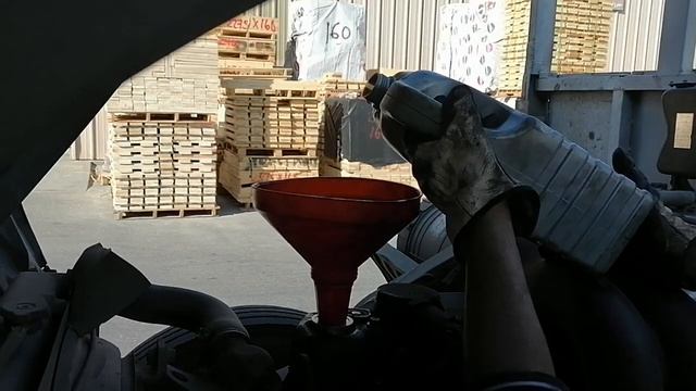 How to change engine oil transmission oil defferential oil Mitsubishi fuso 6D17 engine смотреть онлайн