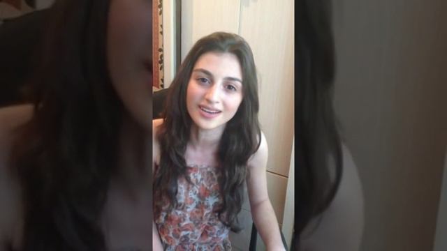 Красавица Отлично Поет Аж Слов Нету смотреть онлайн