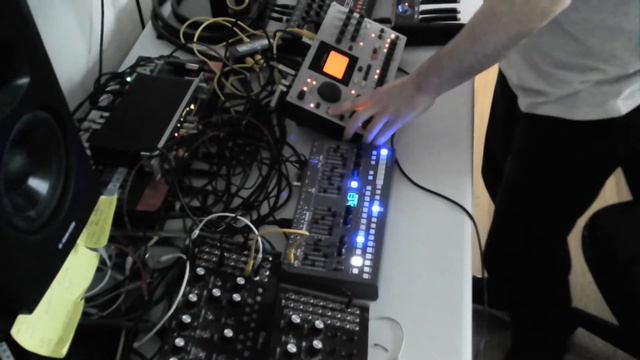 Hardware Electro Jam - DFAM, Mother 32, Machinedrum, Miami, Manther смотреть онлайн
