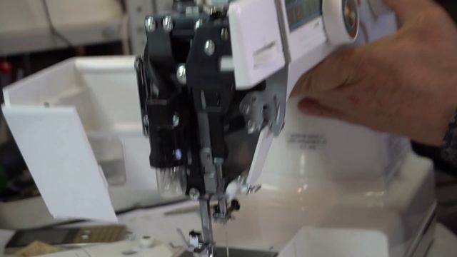 Как выставить положение иглы на швейных машинах JANOME 394, 360, 362? смотреть онлайн