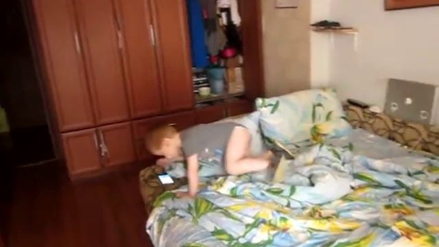 Лёшка теперь ходит на горшок!!! смотреть онлайн