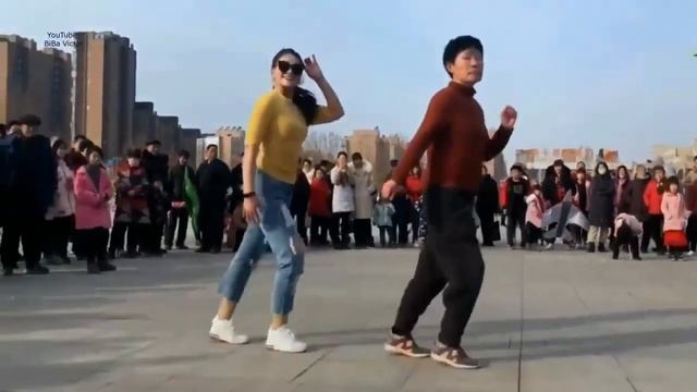 "Я ж так тебе кохаю"(Шафл на площі ? танцює чарівна Цін-Цін)I love you смотреть онлайн