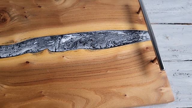 Поднос из дерева и эпоксидной смолы с ручками "День ночь" смотреть онлайн