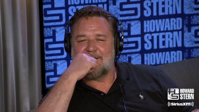 Russell Crowe Bought a Dinosaur Head From Leonardo DiCaprio смотреть онлайн