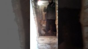 Вырезаем дверной проем бензопилой в старом деревянном доме. Под сан узел