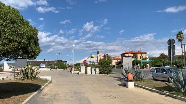 ?? Marina Di Massa, Italy - Walking Tour (4K UHD 60fps) September 2022 смотреть онлайн