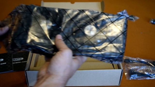 XFX - AMD Radeon R9 390 8GB UNBOXING смотреть онлайн
