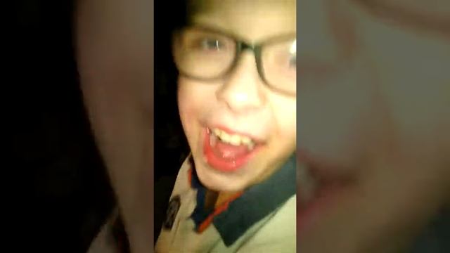 Андрей в первый раз ест апельсин! смотреть онлайн