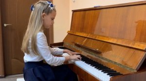 Мякинина Дарья (Ляховицкая «Старинная французская песня»)