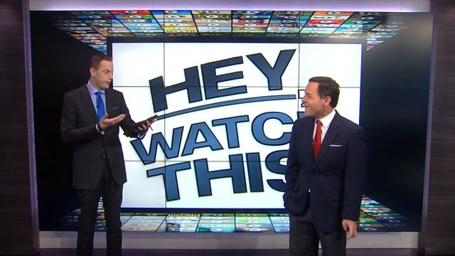 Hey, Watch This: World's tallest sand castle; missing python found; bear's birthday смотреть онлайн