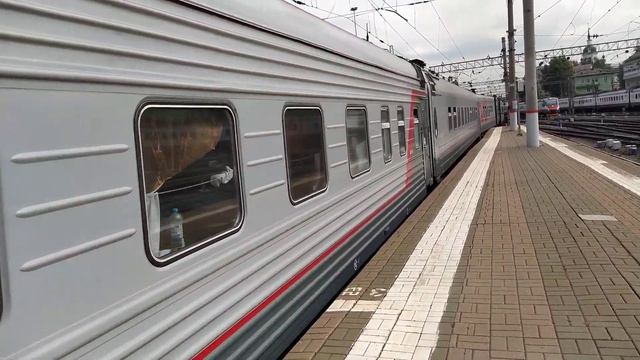 Теперь не двухэтажный. ЭП2К-247 с поездом: №541С Адлер - Москва. Казанский вокзал. смотреть онлайн