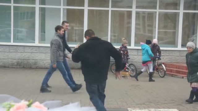 ОРЕХОВО-ЗУЕВО!!!О БОЖЕ КАКОЙ МУЖЧИНА!!!МУЖИК ТАНЦУЕТ ПОД НАТАЛИ!!! смотреть онлайн