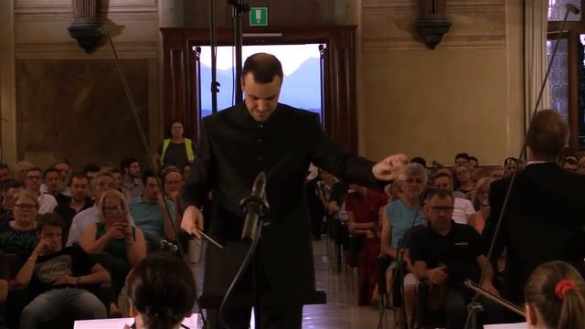 David Cooper performs Mozart horn Concerto 4 K. 495 in Udine, Italy смотреть онлайн