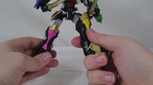 Review: Legendary Megazord Figure (Power Rangers Super Megaforce)