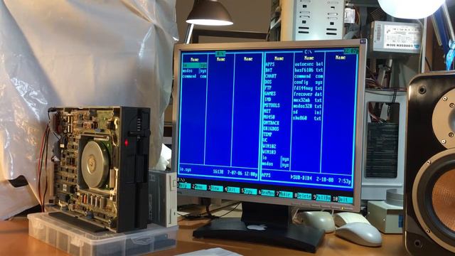 A Shugart 860 8" (inch) floppy disk drive with MS-DOS смотреть онлайн