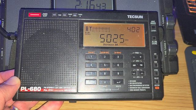 Tecsun PL-680 Radio Rebelde Cuba 5025 kHz Shortwave on MLA 30 loop antenna смотреть онлайн