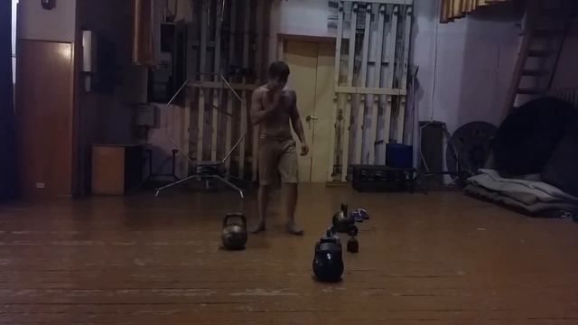 500 раз Жесткий кач рук гири 32. 20. 16. 9. Гиря кач training of hands! смотреть онлайн