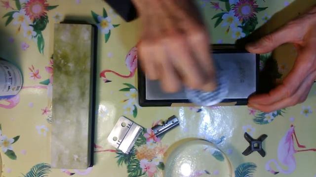 Заточка ножей для стрижки и мясорубки на алмазном бруске из Китая. смотреть онлайн