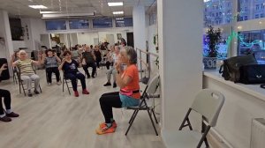 Зарядка на стульях. Фрагмент занятия «Суставная гимнастика»