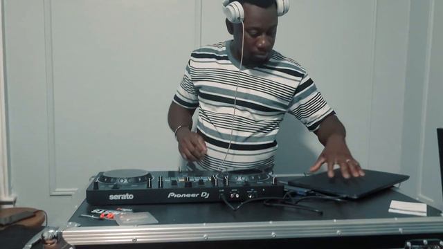 Pioneer DJ DDJ REV1 | UNBOXING SERATO CONTROLLER смотреть онлайн