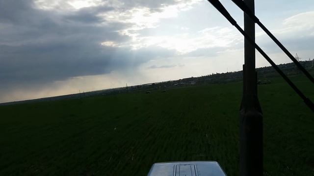 Трактор МТЗ 892 с навесным польским опрыскивателем смотреть онлайн