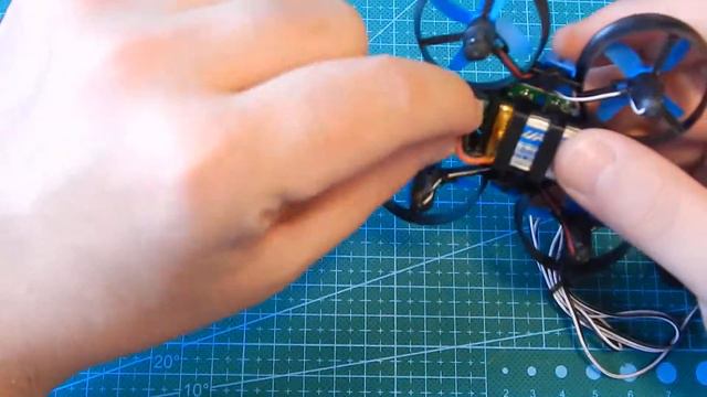 JJRC H36 battery connecting and charging. смотреть онлайн