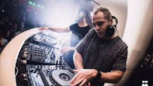 ABEL RAMOS EN PRIVILEGE X 28 02 2004 BUENA SESION TRANCE смотреть онлайн